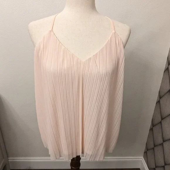 The Limited Pleated Top - Picture 4 of 6